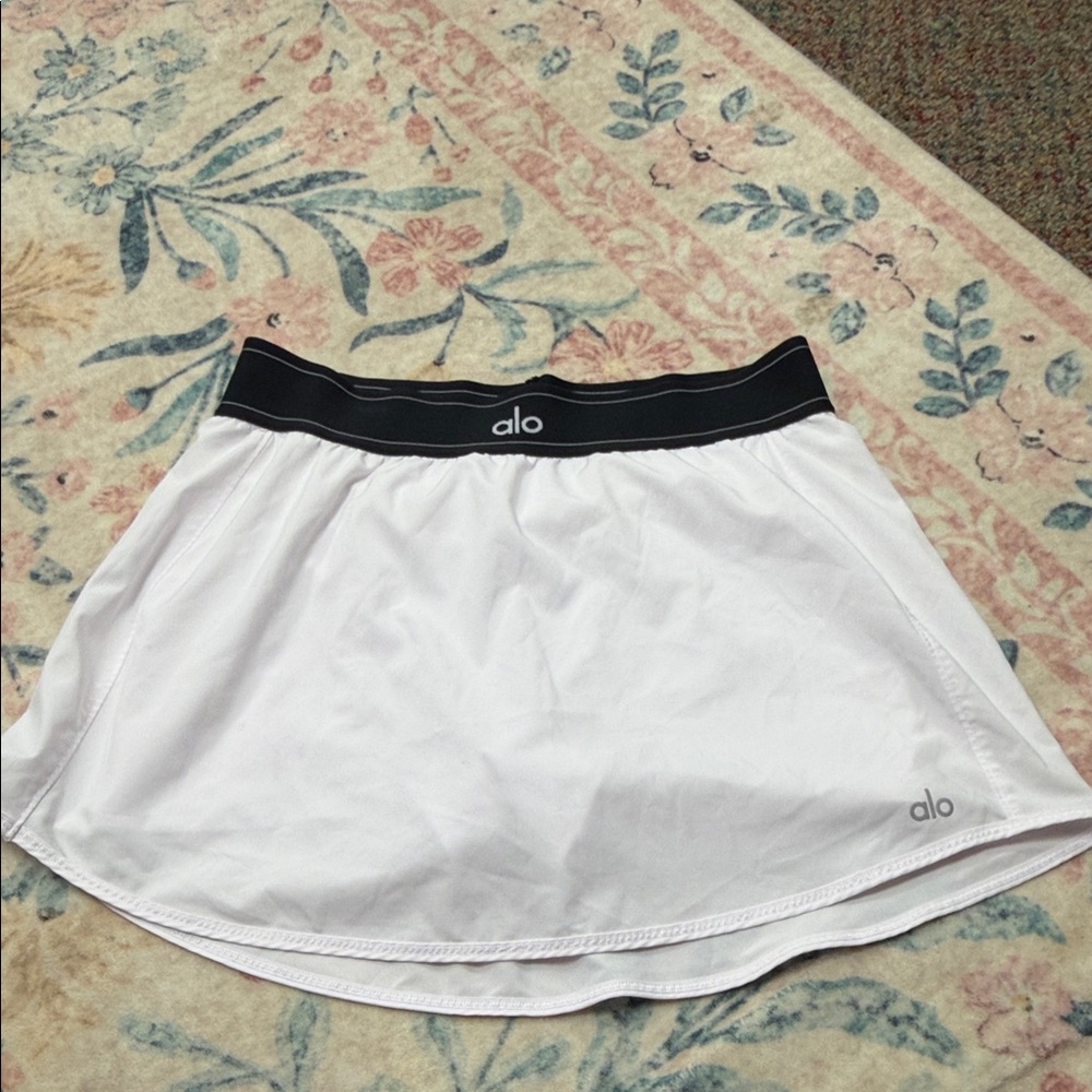ALO Yoga White Mini Skirt with Black Waistband